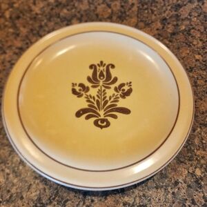 Vintage 1970's Pfaltzgraff Village 10" Dinner Plate